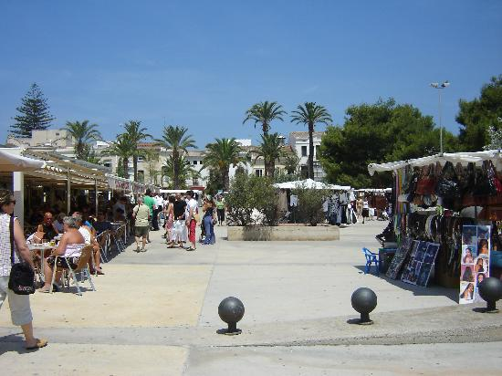 A street market in Son Bou